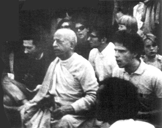 Srila-Prabhupada-Starts-the-Hare-Krishna-Movement-in-Tompkins-Square-Park-New-York-1966