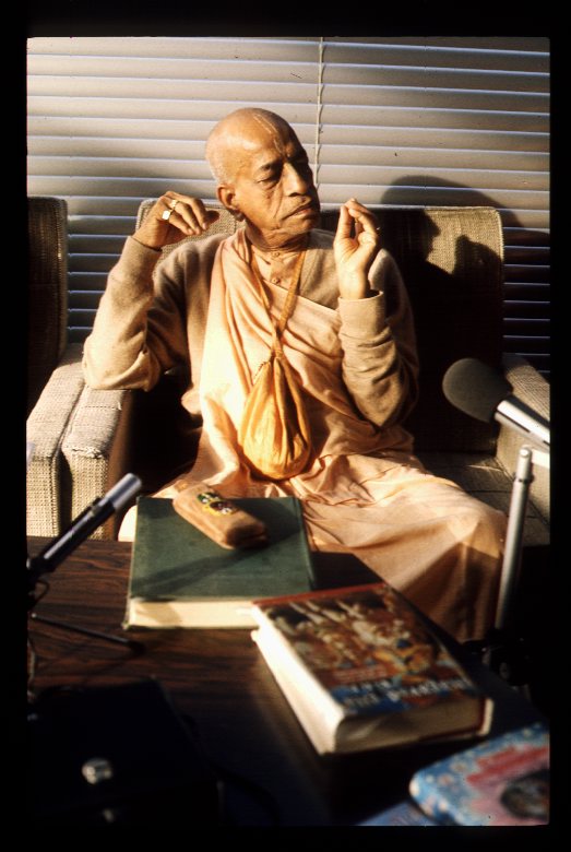 CT37-214 Srila Prabhupada Geneva 1974