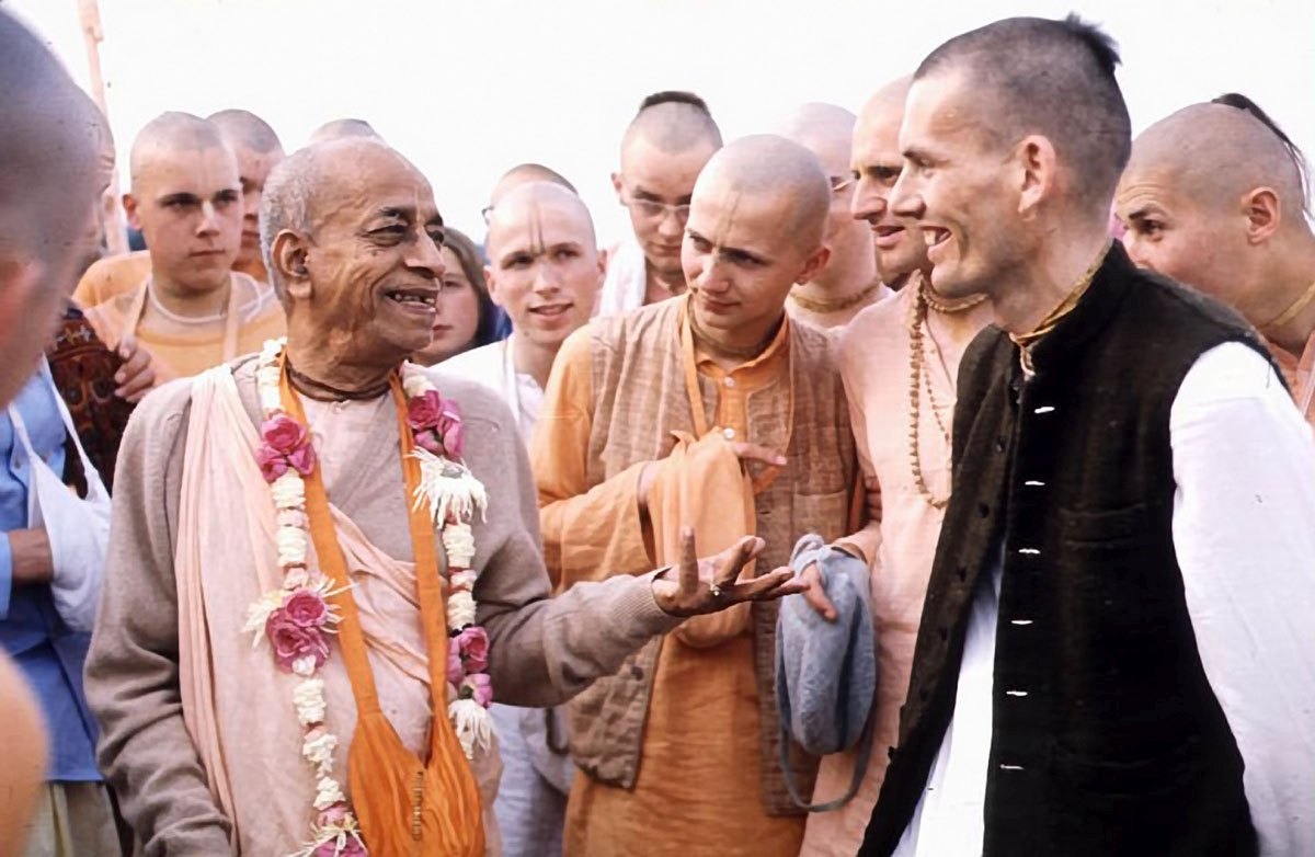 Srila Prabhupada and Hansadutta talk on morning walk