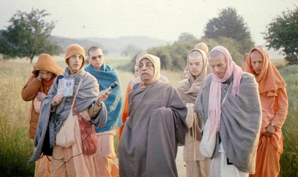 Bhaktivaibhava Svami i Prabhupada 04