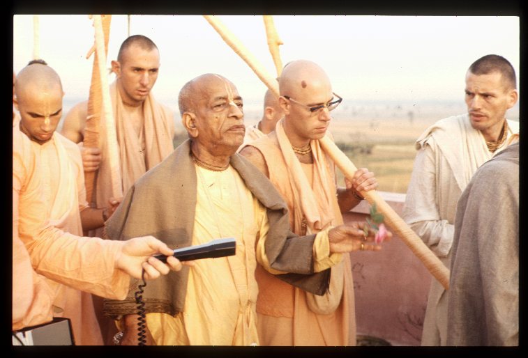 Shrila Prabhupada i Tamal Krishna 1