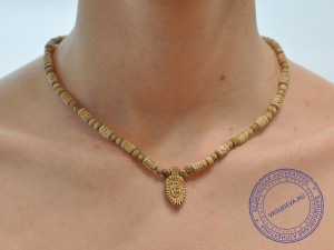 Кантхималы (бусы) из Туласи. 1 ряд. С кулоном и бусинами Шри Радхе. С Радха-кунды (эксклюзив). Светлые.